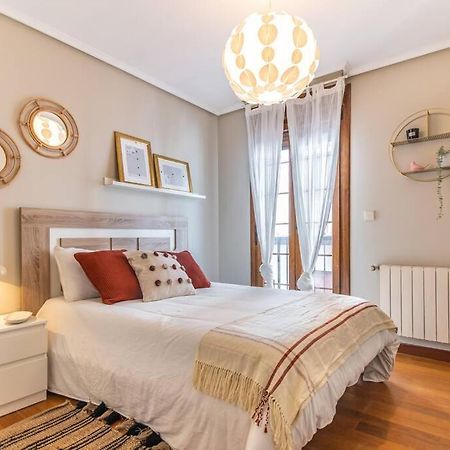 Piso De Diseno En El Casco Antiguo Apartment กาสโตร-อูร์เดียเลส ภายนอก รูปภาพ