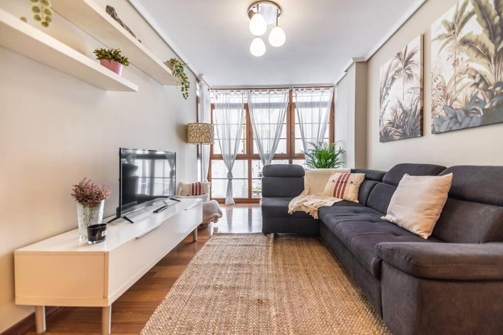 Piso De Diseno En El Casco Antiguo Apartment กาสโตร-อูร์เดียเลส ภายนอก รูปภาพ
