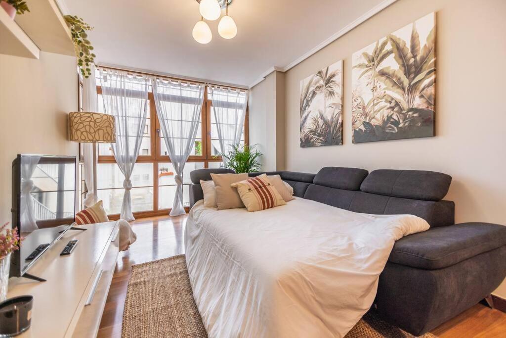Piso De Diseno En El Casco Antiguo Apartment กาสโตร-อูร์เดียเลส ภายนอก รูปภาพ