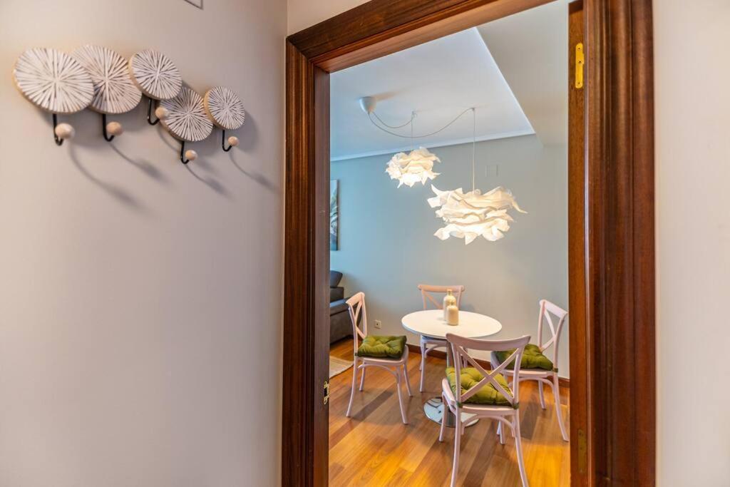 Piso De Diseno En El Casco Antiguo Apartment กาสโตร-อูร์เดียเลส ภายนอก รูปภาพ